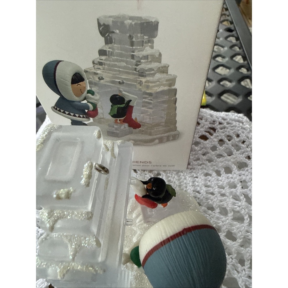 Hallmark Keepsake 2018 Frosty Friends Ornament 39th In The Series - Picture 8 of 10